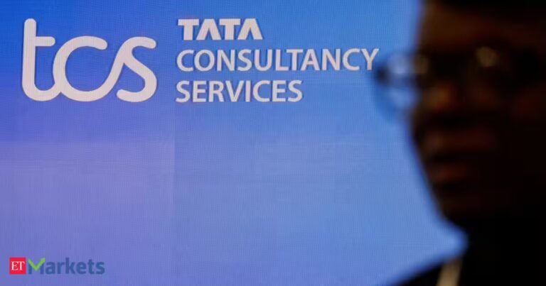 TCS shares dip 2% ahead of Q1 earnings today. What can shareholders expect?