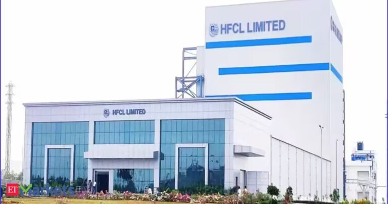 HFCL shares rally 4% after Rs 495 crore order win. Should you buy after 200% surge in 2026?