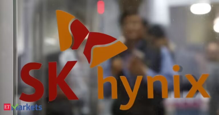 SK Hynix sinks after Nasdaq debut amid profit-taking, easing earnings optimism