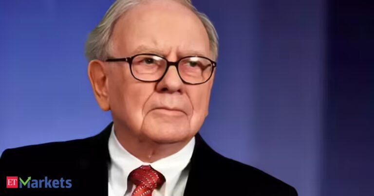 Buffett to offload Berkshire stake in 8 years, Gates snubbed