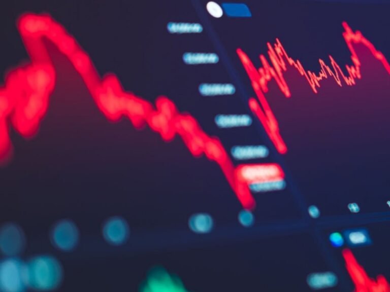 Tech selloff back in focus as we get into the new day