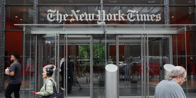 New York Times Asks Judge to Block Subpoenas Over Air Force One Report