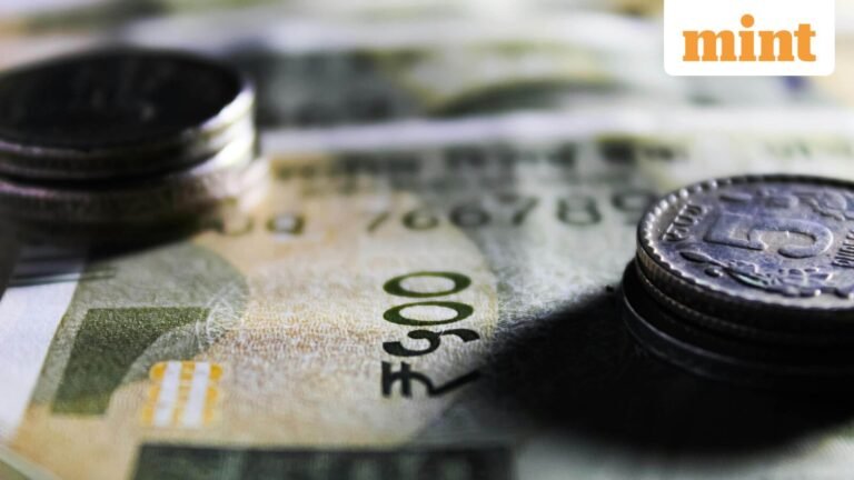 8th Pay Commission: Level 1 and Level 10 salaries compared under 2.1, 2.5 and 3.0 fitment factors