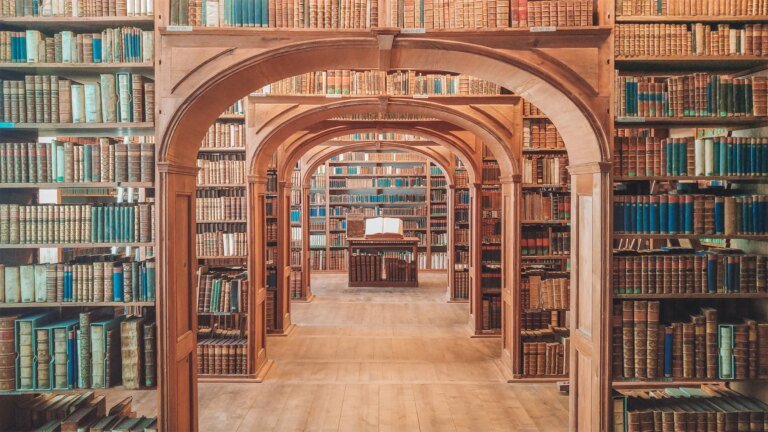 A Librarian Is Offering a Class on Avoiding AI. The Response Is Huge