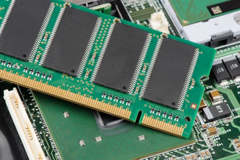 Strength in Chipmakers Boosts Stock Indexes