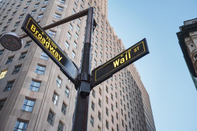 Stock Indexes Supported as Amazon Earnings Bolster Tech Stocks