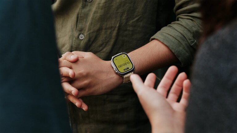 AI Notetakers Have Reached the Wrist. Big Privacy Questions Are Now at Hand