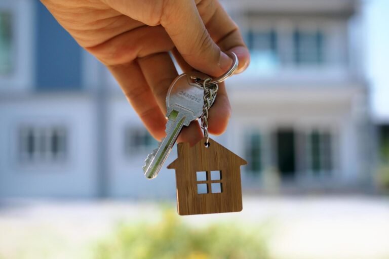 Starter Home Inventories Pile Up as Luxury Listings Sell Faster