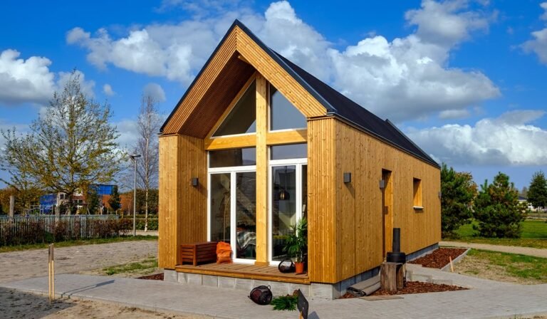 WA home owners warned about DIY ‘no permit’ outbuildings