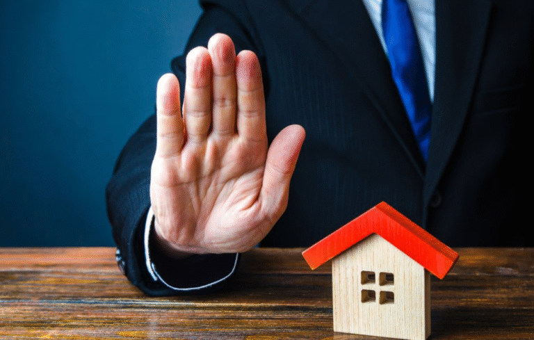 Home purchases stall as Canadians hit financial pause button