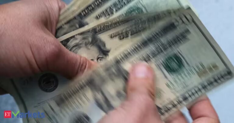 HDFC, ICICI Bank rates up for dollar deposits