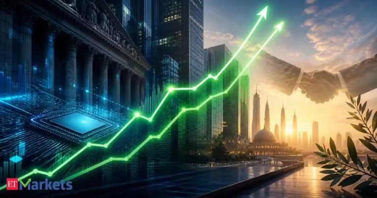 US stocks: Dow, S&P 500 close at record highs as AI earnings impress, oil prices tumble