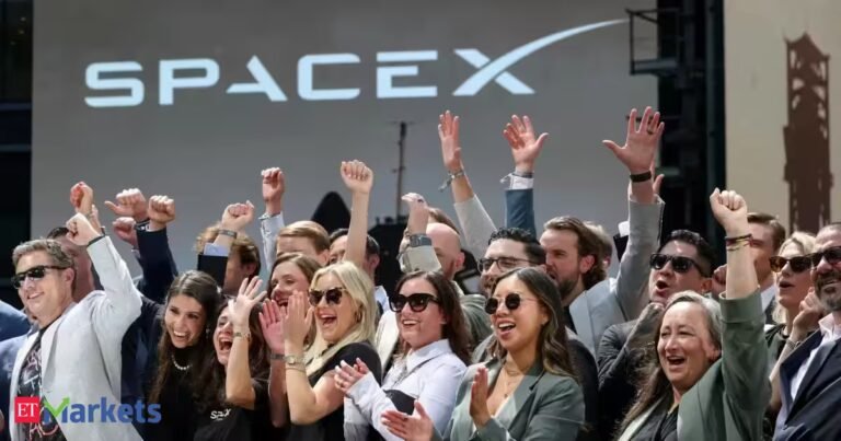 SpaceX draws retail investors despite fall in shares post earnings