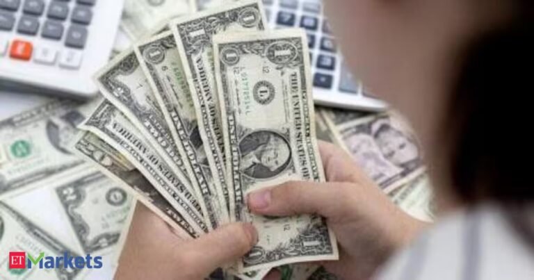Dollar drops as weak US jobs data pushes out Fed hike expectations