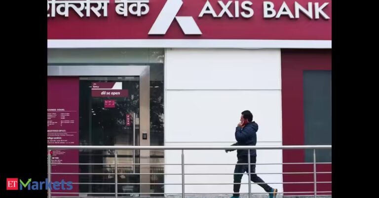 Axis Bank raises $300 million via bonds