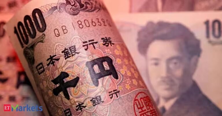 Yen’s slide to weekly loss prompts bets for another intervention