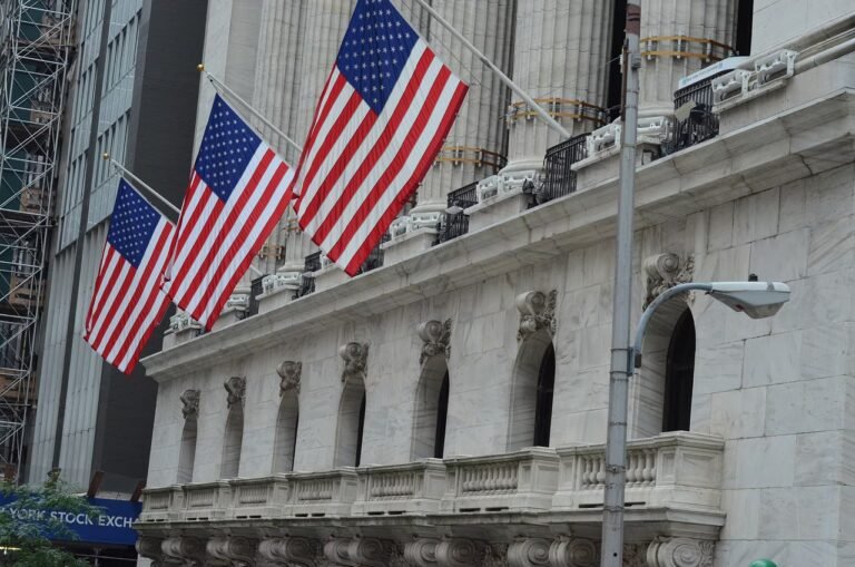 Stock Indices Finish Mostly Lower on Chipmaker Weakness