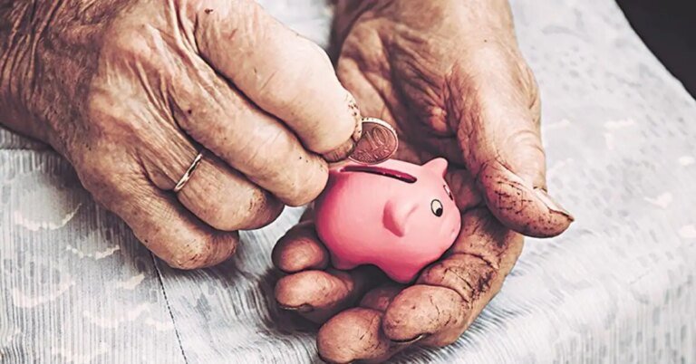 NRI pensioners face Jeevan Pramaan hurdles abroad: What they can do | Personal Finance
