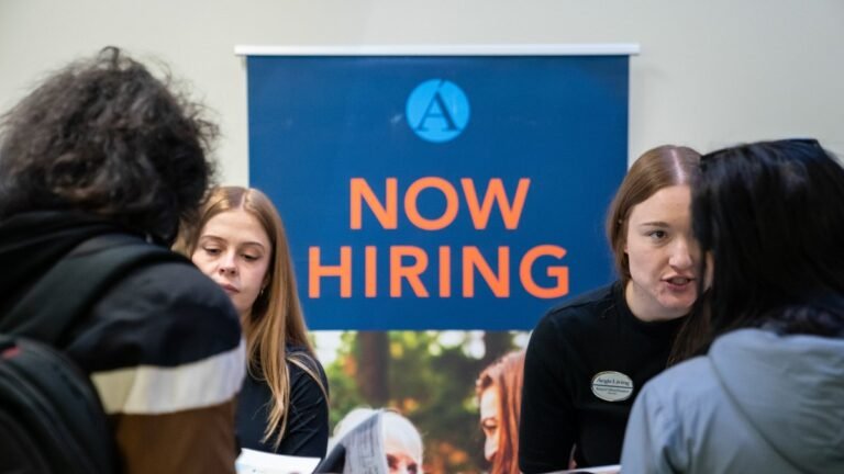 Economy Loses 23,000 Jobs in July: Reduces Odds of Fed Rate Hike