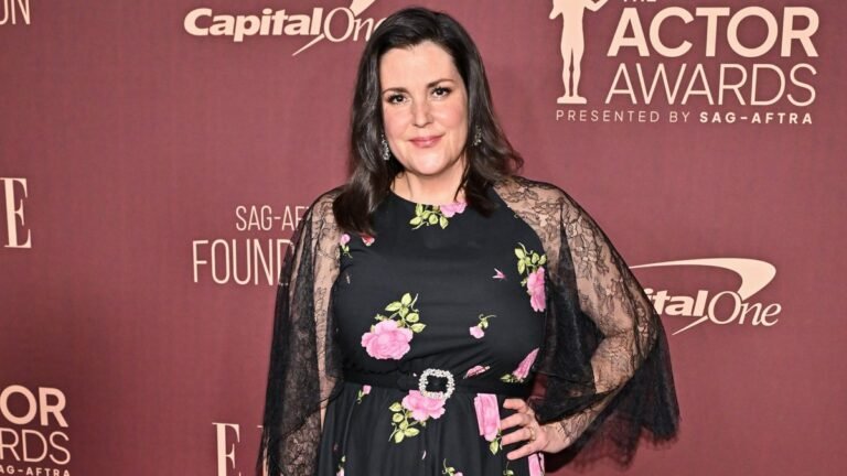 Melanie Lynskey Admits She Can’t Afford a Home in Her Native New Zealand