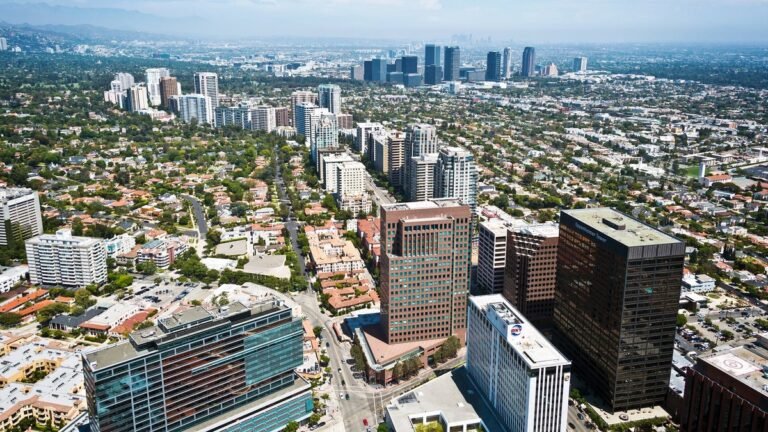 Los Angeles Luxury Condo Market Heats Up as Wealthy Buyers Move In | Real Estate News & Insights