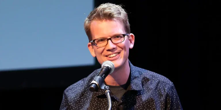 YouTuber Hank Green Says He Uses AI ‘Too Heavily’ in Apology to Fans