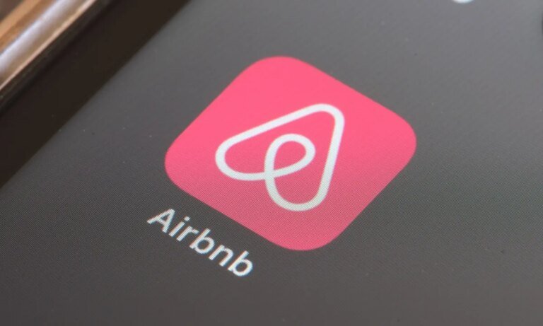 Airbnb Says AI Is Driving Faster Growth and Better Margins