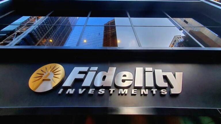 Fidelity weighs exit from China fund business – report
