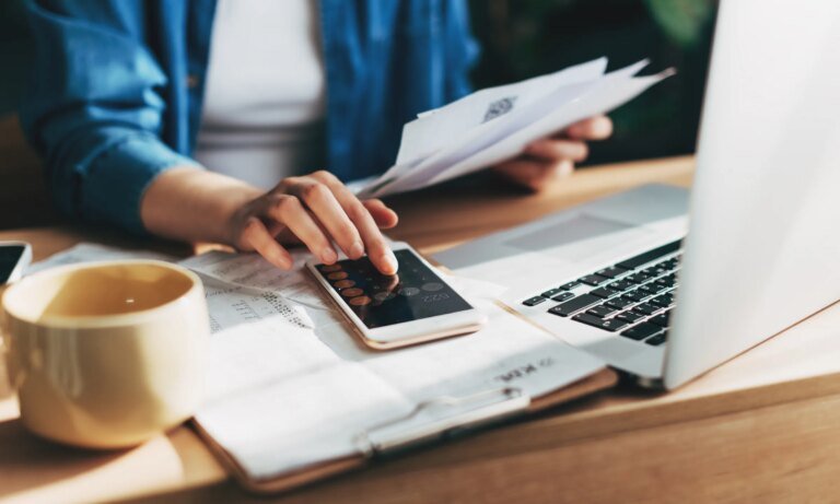 Asked on Reddit: How Can I Stop Living Paycheck to Paycheck?