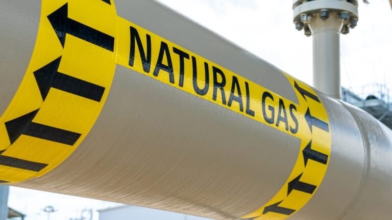 Natural Gas Pipelines Expand as LNG & AI Demand Grows