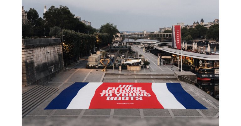 Ajax says goodbye to Godts with a classy message in Paris: THE FUTURE BELONGS TO YOUNG GODTS