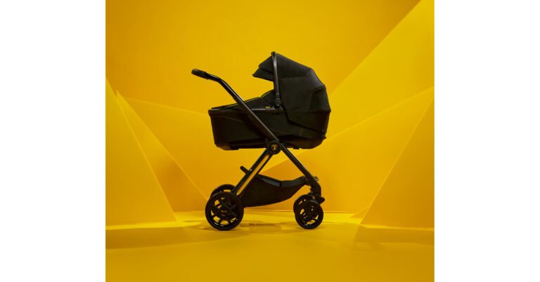 Silver Cross & Automobili Lamborghini Unveil Reef AL Giallo, the Final Chapter in Their ‘Super Stroller’ Collaboration