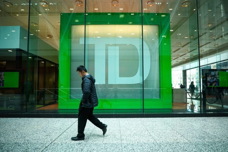 Canadian banks top estimates with 35% capital-markets gain