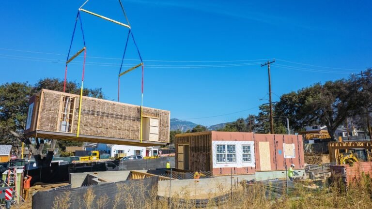 Altadena Wildfire Victims Turn to Factory Homes to Speed Rebuilding Process