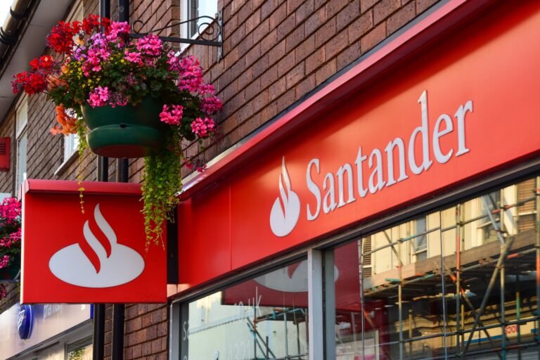 Santander launches inflation-beating fixed-rate ISAs