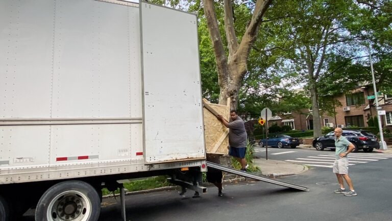 5 Costly Moving Mistakes Real Estate Experts Warn Homeowners Against