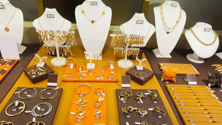 Gold Rate Today, August 23: 24K, 22K, 18K Gold Prices Pause After Rs. 8,120 Weekly Surge In Bengaluru, Chennai & Hyderabad