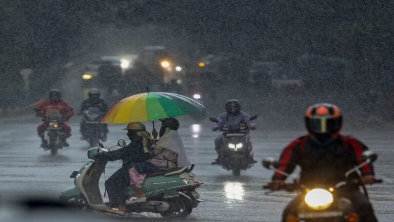 IMD Warns of Heavy Rain in Karnataka Today; Thunderstorms, Strong Winds Likely Across Several Districts