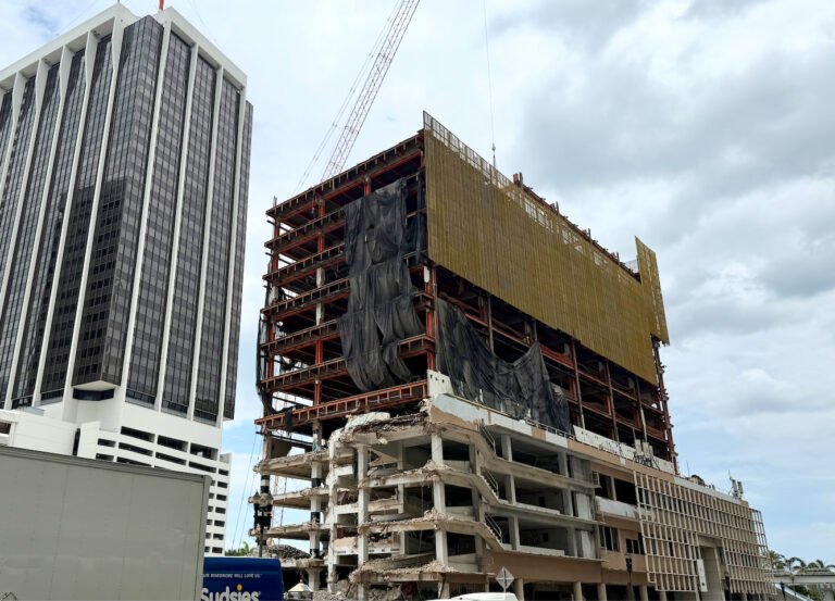 Contractors Feel Squeeze As Prices Rise 7.4%, Backlog Shrinks