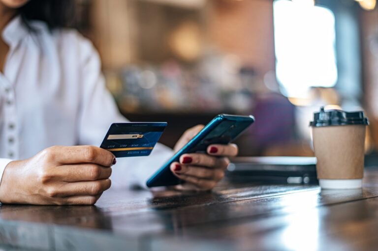 Re-Entering the Global Economy, Syria Makes First Credit Card Purchase in 15 Years