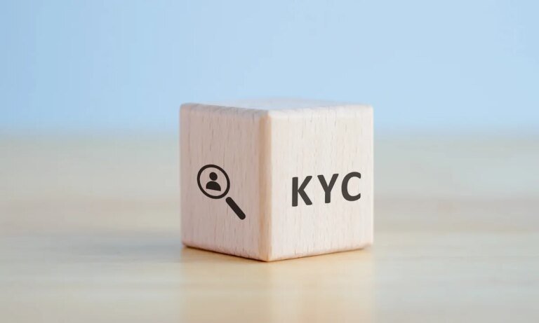 Stablecoin KYC Debate Moves to Exchanges and Wallets