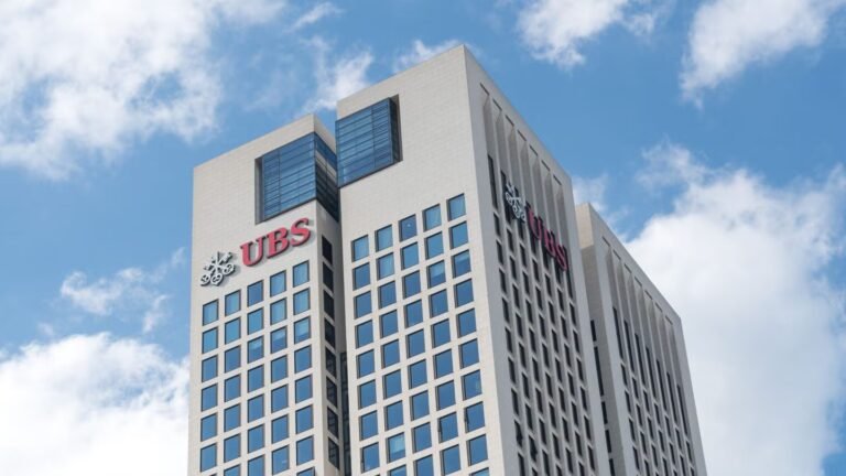 UBS fined $125m in US for money laundering breaches