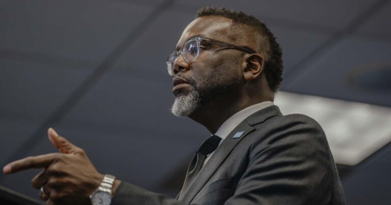 Chicago mayor tells investors what they hoped to hear
