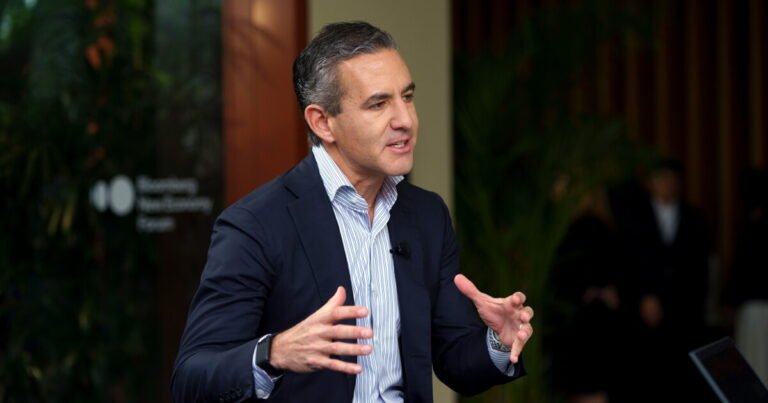 Nubank’s quarterly income hits $1 billion for the first time