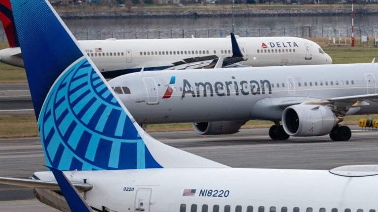 Airlines waive change fees ahead of nor’easter as flight delays begin
