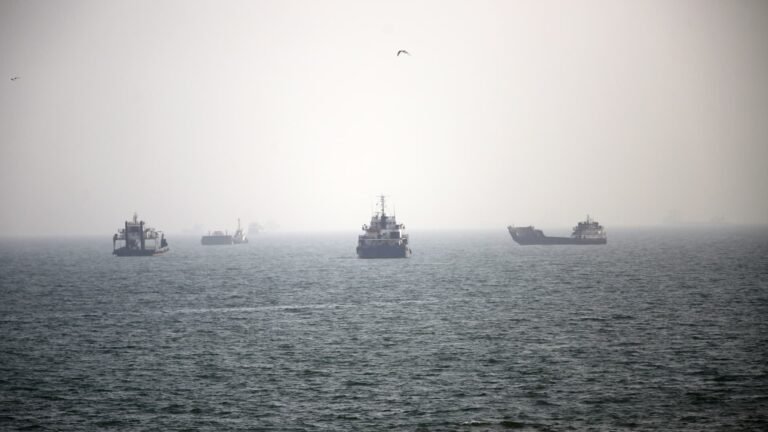 Oil falls after U.S. and Iran talk for hours at UN meeting