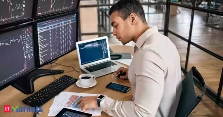 Capital market stocks rise on CAS fix hopes, index closes 1% higher