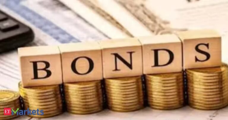 Government bond yields edge higher on OMO sales, Fed rate bets