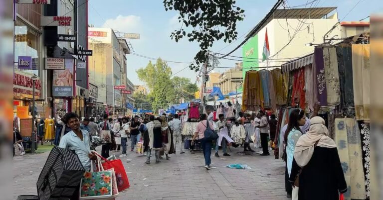 Delhi merchants up in arms, say MDR on UPI could mark return to cash | Finance News