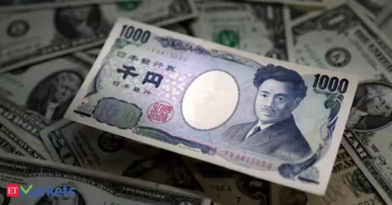 Yen weak ahead of BOJ decision; rate hike expected